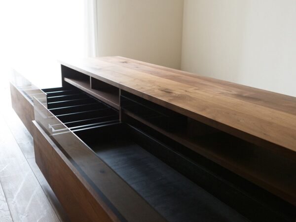 Lacuna - TV Board - Image 2