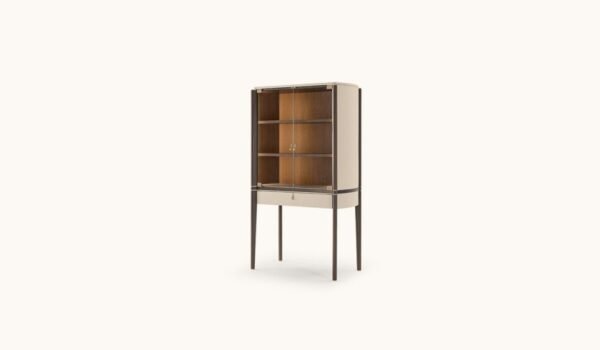 Pinnacle vitrine